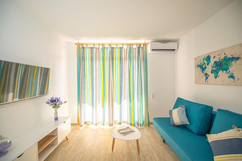 Ona Internacional Apartments Камбрильс Номер фото
